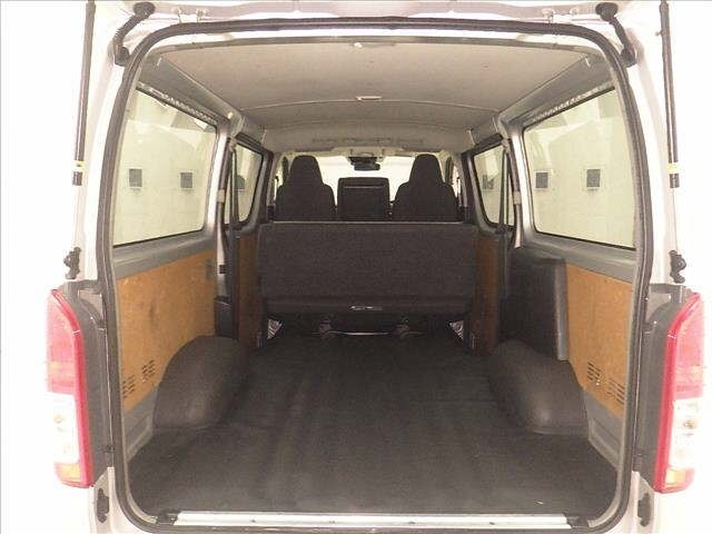 Toyota HIACE VAN 2023 7693004-7