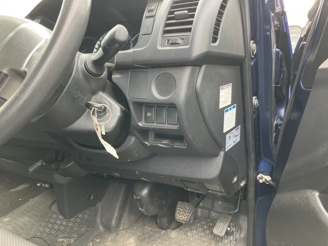 Toyota HIACE VAN 2018 7693046-6