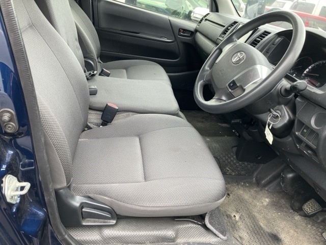 Toyota HIACE VAN 2018 7693046-8