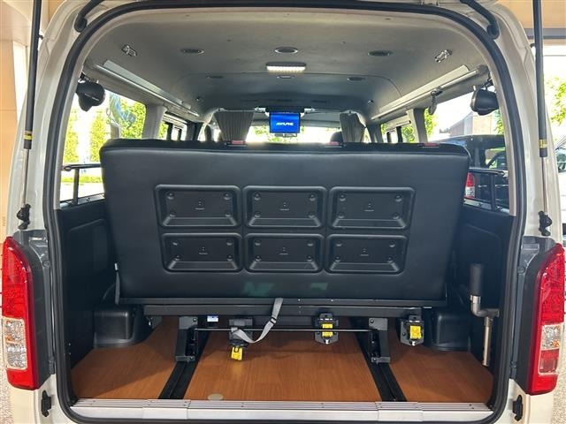 Toyota HIACE WAGON 2016 7693477-11