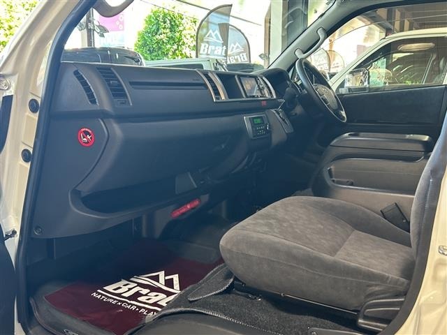 Toyota HIACE WAGON 2016 7693477-3