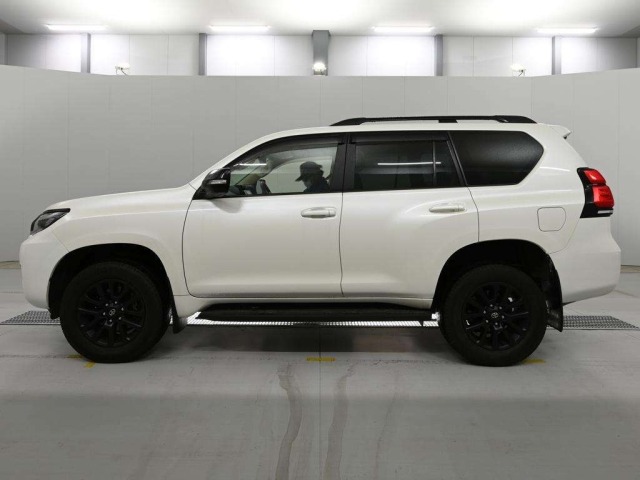 Toyota LAND CRUISER PRADO 2022 7690713-4