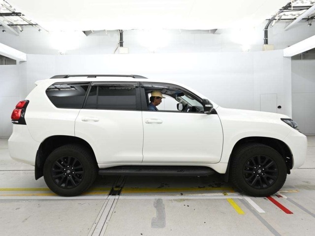 Toyota LAND CRUISER PRADO 2022 7690755-3