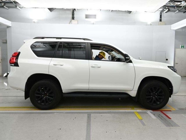 Toyota LAND CRUISER PRADO 2023 7690767-3