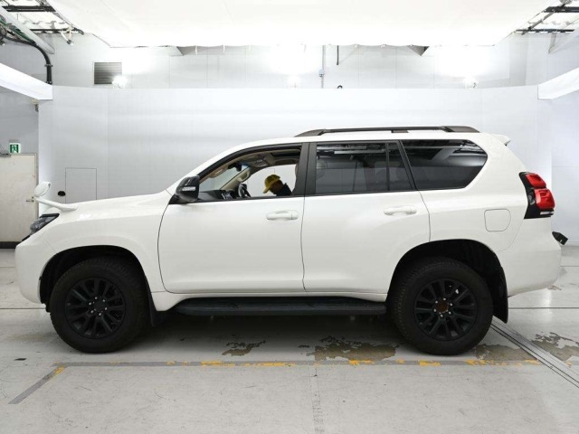 Toyota LAND CRUISER PRADO 2023 7690767-4
