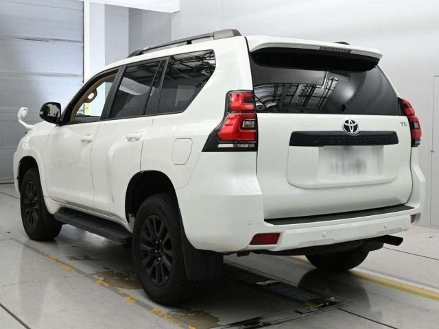 Toyota LAND CRUISER PRADO 2023 7690767-6