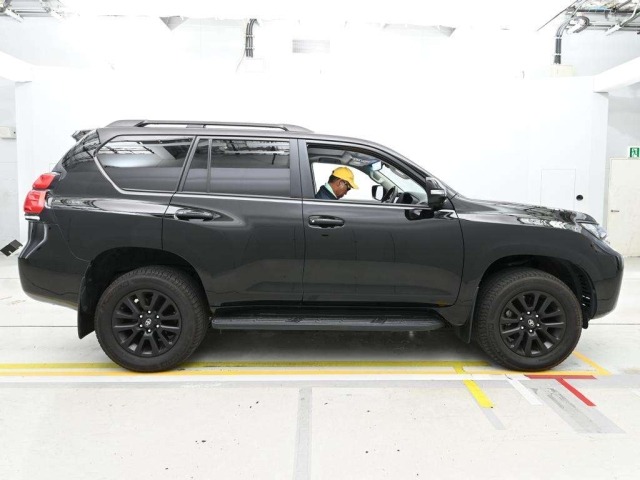 Toyota LAND CRUISER PRADO 2023 7690844-3
