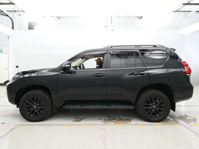 Toyota LAND CRUISER PRADO 2023 7690845-4