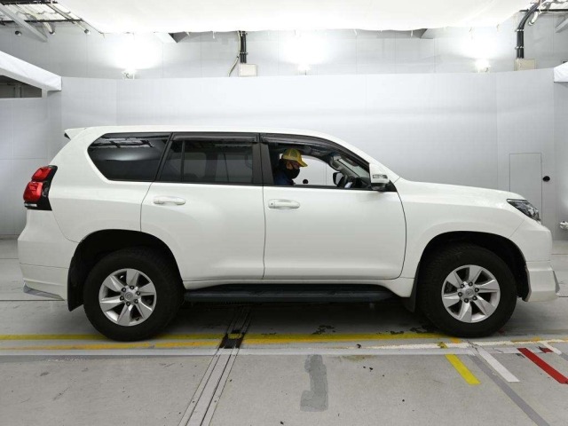 Toyota LAND CRUISER PRADO 2022 7690846-3