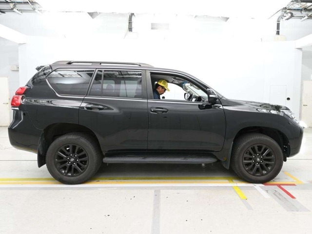 Toyota LAND CRUISER PRADO 2022 7690850-3