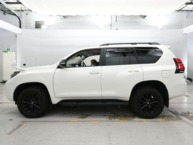 Toyota LAND CRUISER PRADO 2023 7690851-4