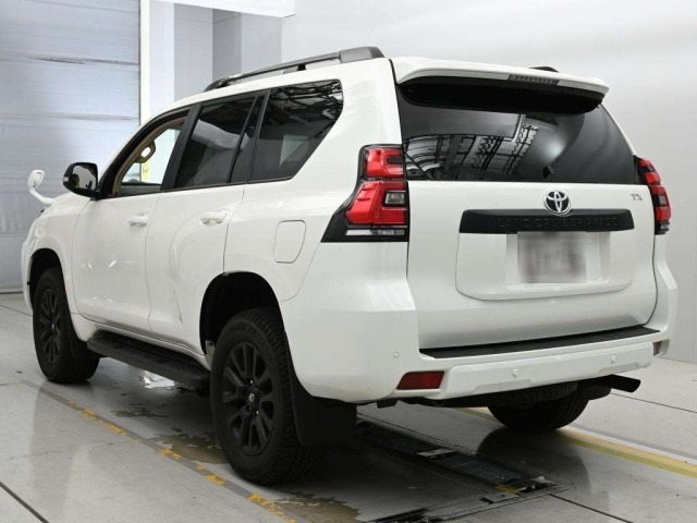 Toyota LAND CRUISER PRADO 2023 7690851-6