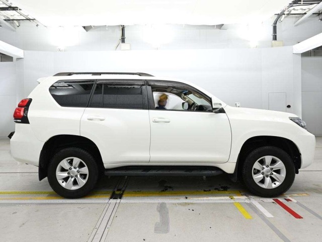 Toyota LAND CRUISER PRADO 2023 7690861-3