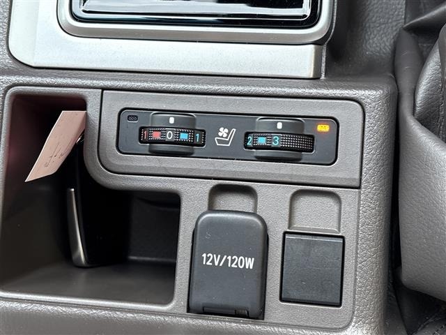 Toyota LAND CRUISER PRADO 2023 7691368-7