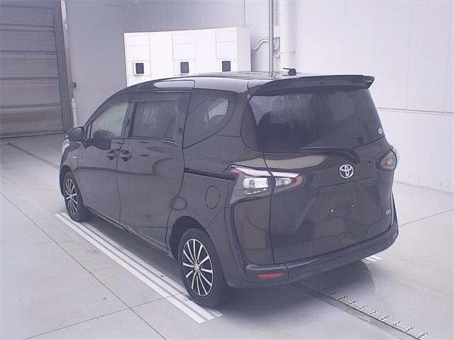 Toyota SIENTA 2015 7695361-1
