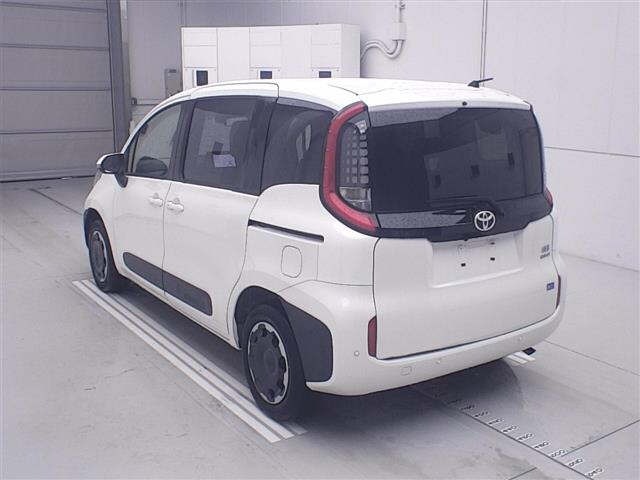 Toyota SIENTA 2023 7695363-1