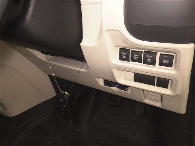 Toyota SIENTA 2024 7695364-8