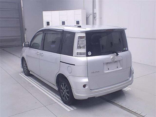 Toyota SIENTA 2014 7695365-1
