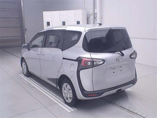 Toyota SIENTA 2021 7695369-1
