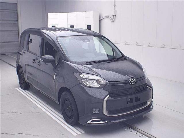 Toyota SIENTA 2022 7695371-0