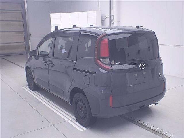 Toyota SIENTA 2022 7695371-1