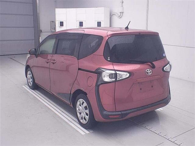 Toyota SIENTA 2017 7695375-1