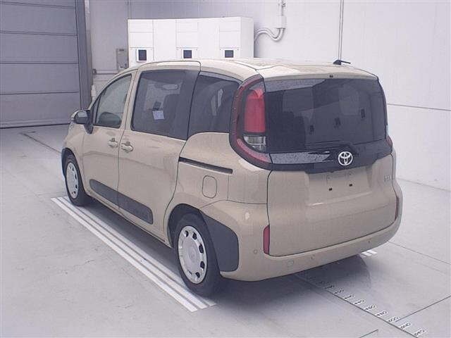 Toyota SIENTA 2023 7695377-1