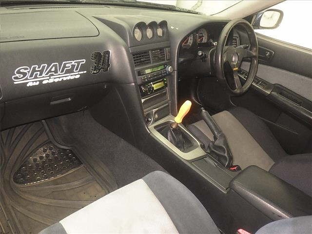 Nissan SKYLINE 2000 7695526-4