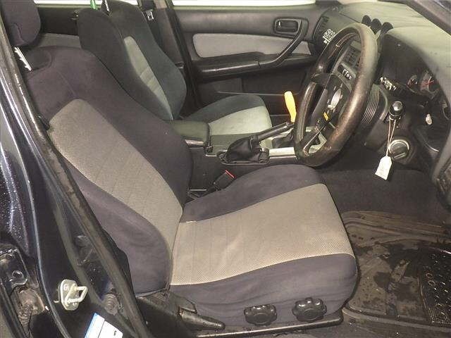 Nissan SKYLINE 2000 7695526-5