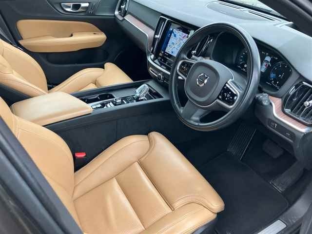 Volvo V60 2021 7690352-7