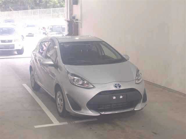 Toyota AQUA 2021 7714055-0