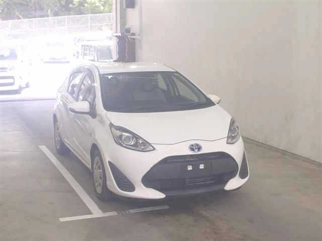 Toyota AQUA 2019 7714056-0