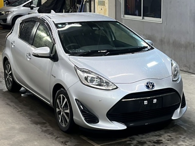 Toyota AQUA 2019 7714087-4