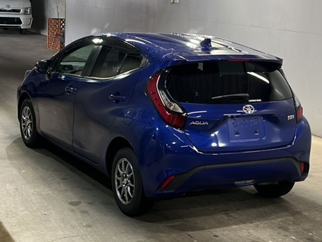 Toyota AQUA 2023 7714088-1