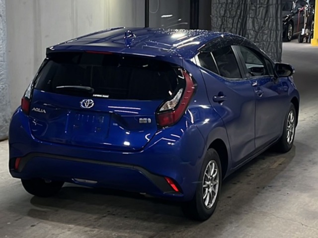 Toyota AQUA 2023 7714088-5