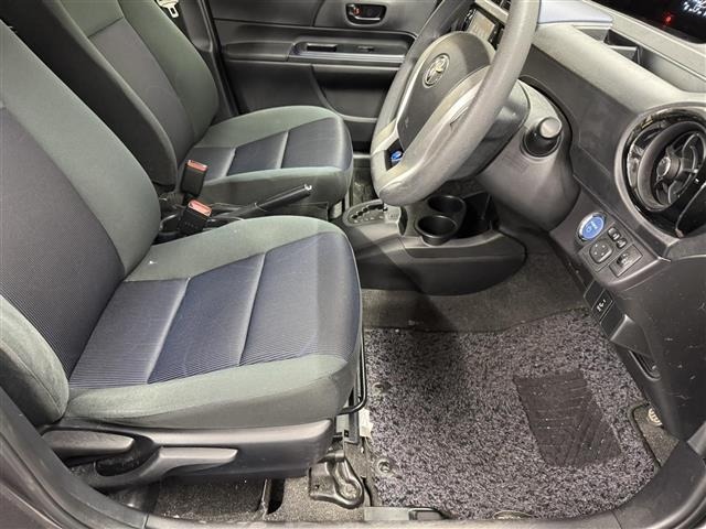 Toyota AQUA 2015 7714832-3
