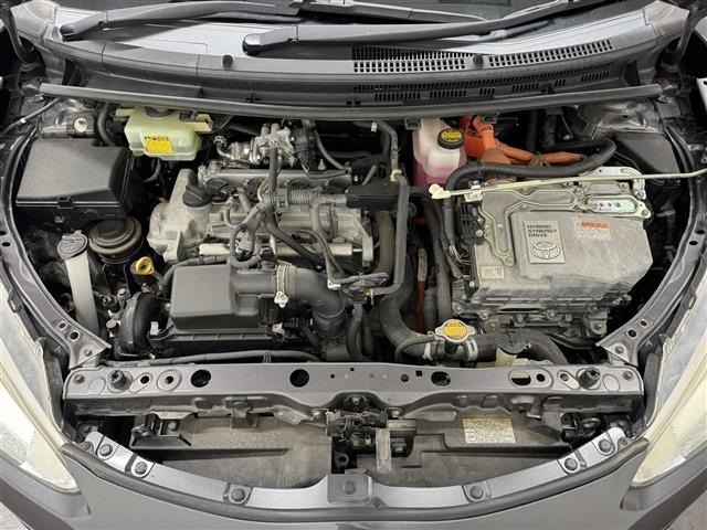 Toyota AQUA 2015 7714832-4