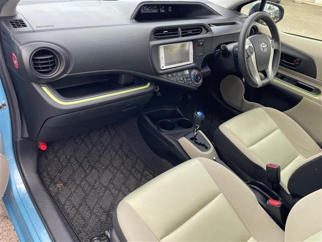 Toyota AQUA 2014 7714842-17