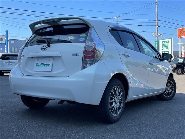 Toyota AQUA 2014 7714885-7