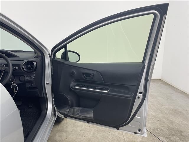 Toyota AQUA 2018 7714893-4