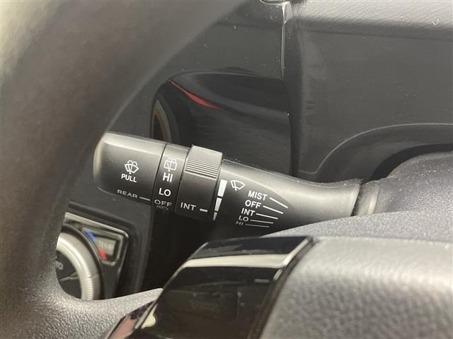 Toyota AQUA 2018 7714893-9