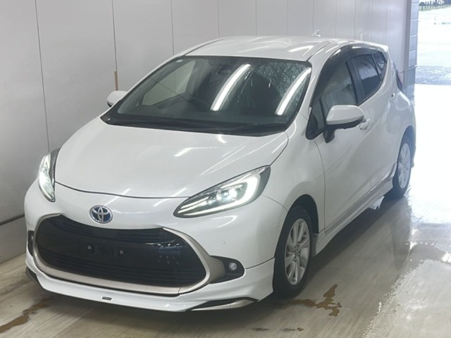Toyota AQUA 2022 7714905-0
