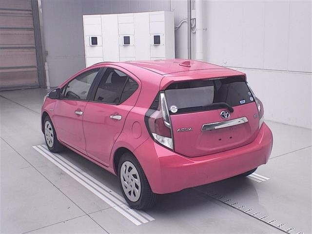Toyota AQUA 2016 7714951-1