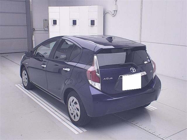 Toyota AQUA 2016 7714952-1