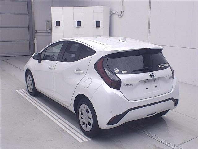 Toyota AQUA 2023 7714953-1