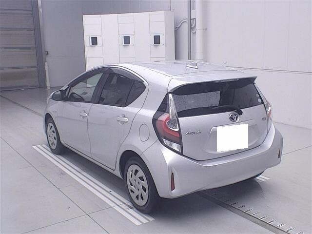 Toyota AQUA 2017 7714956-1