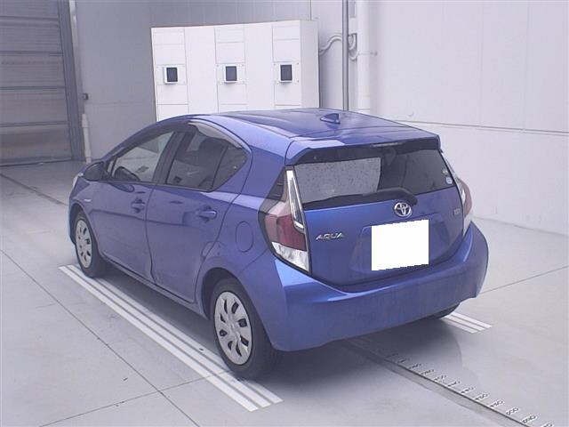 Toyota AQUA 2015 7714957-1