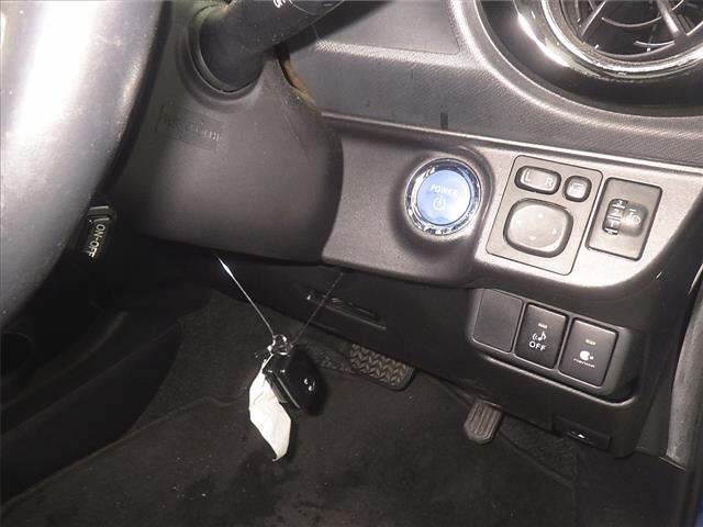 Toyota AQUA 2015 7714957-8
