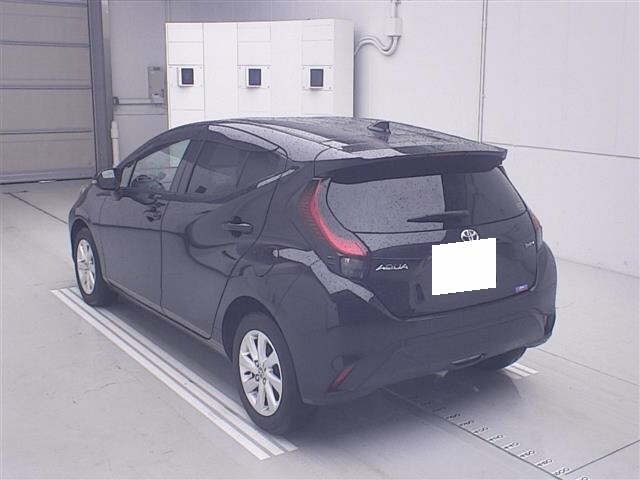 Toyota AQUA 2024 7714958-1
