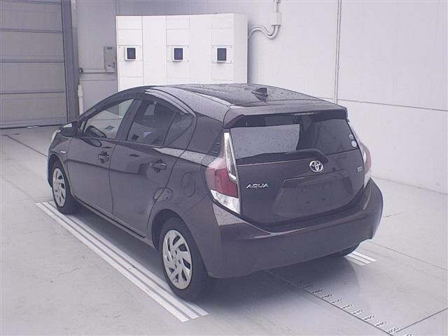 Toyota AQUA 2015 7714959-1